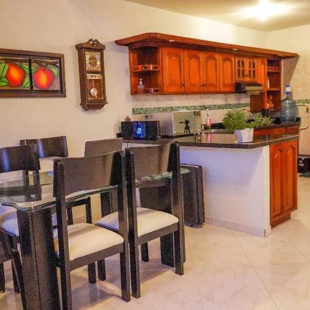 Casa Pastora Coworking Bed & Breakfast Guatape Bagian luar foto